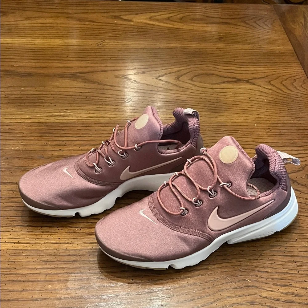 Nike Presto Fly Mauve Sneakers, size‎ 9